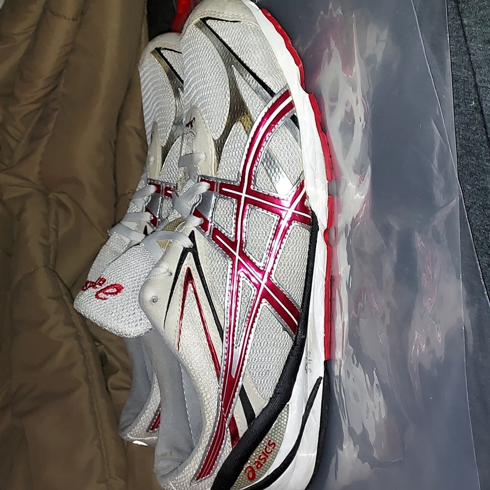 Asics Piranha SP3 mens running sneakers